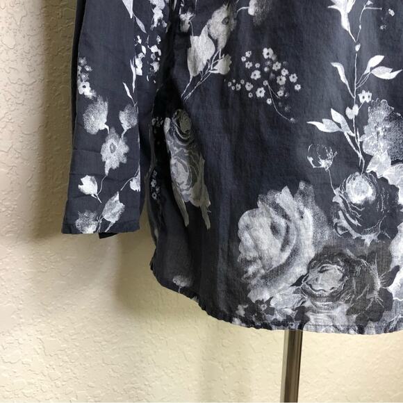 Soft Surroundings blue gray white floral popover top size Small - Picture 5 of 13
